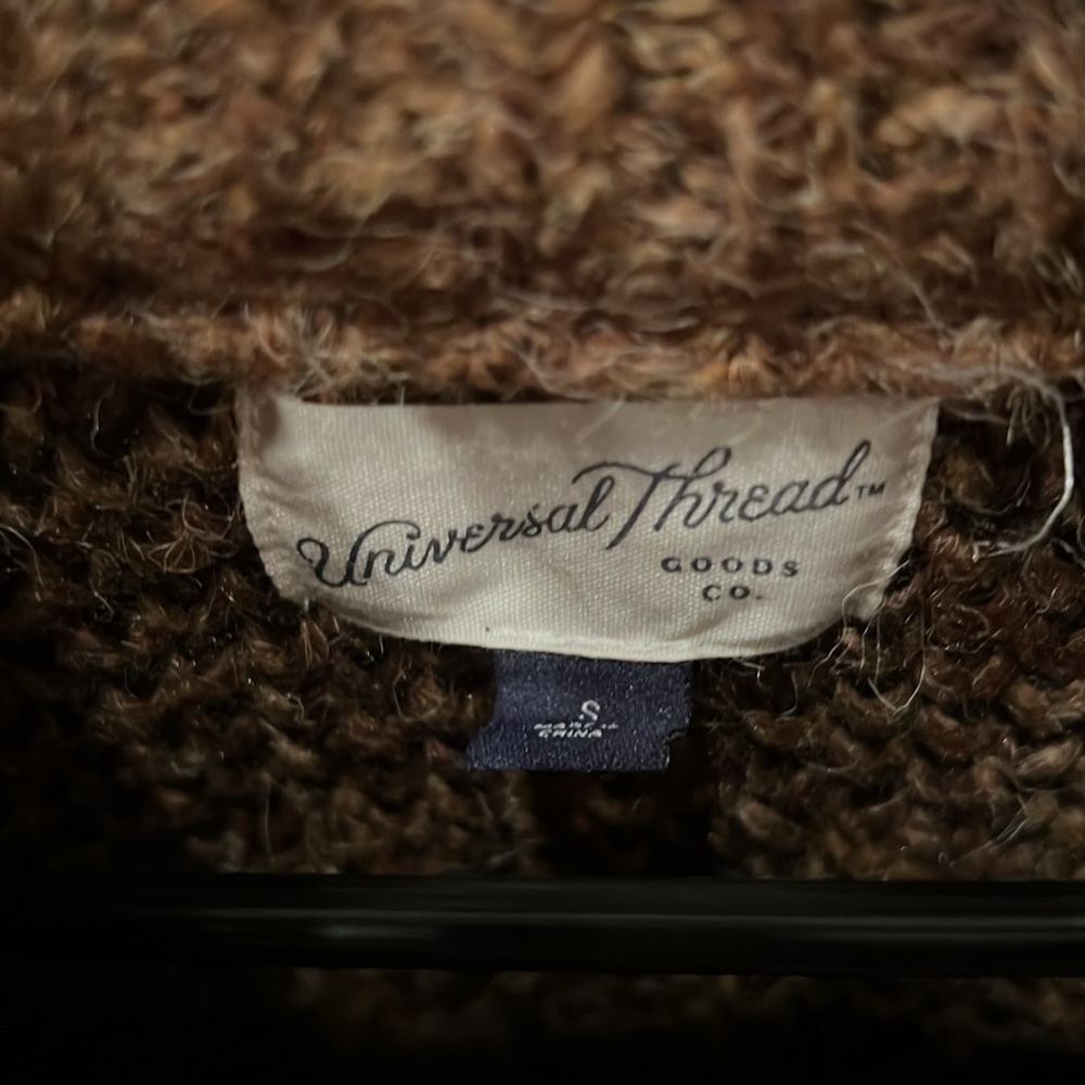 Universal Thread Chunky Oversized Leopard Print S… - image 4